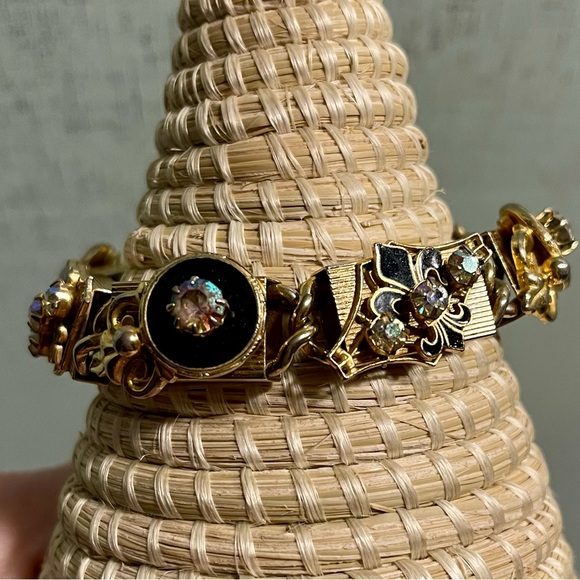 VINTAGE KRAMER OF NEW YORK Elegant Gold & Black Floral Fleur de Lis Bracelet - Picture 6 of 15